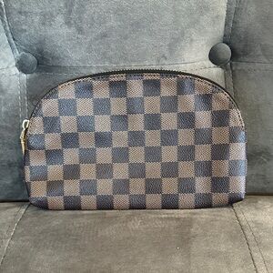 Chic Checkered Brown and Black Clutch
